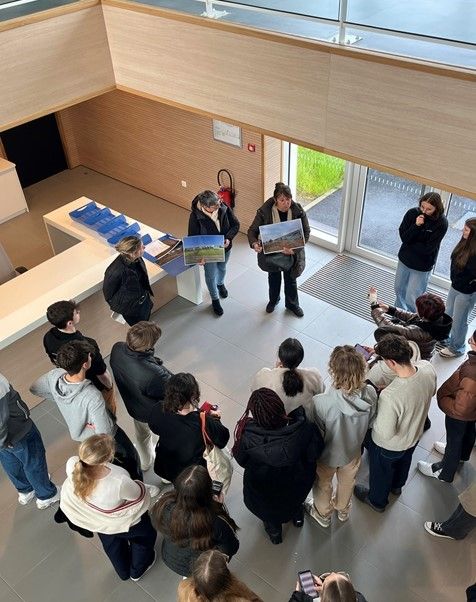 Des lycéens en visite au Technocampus